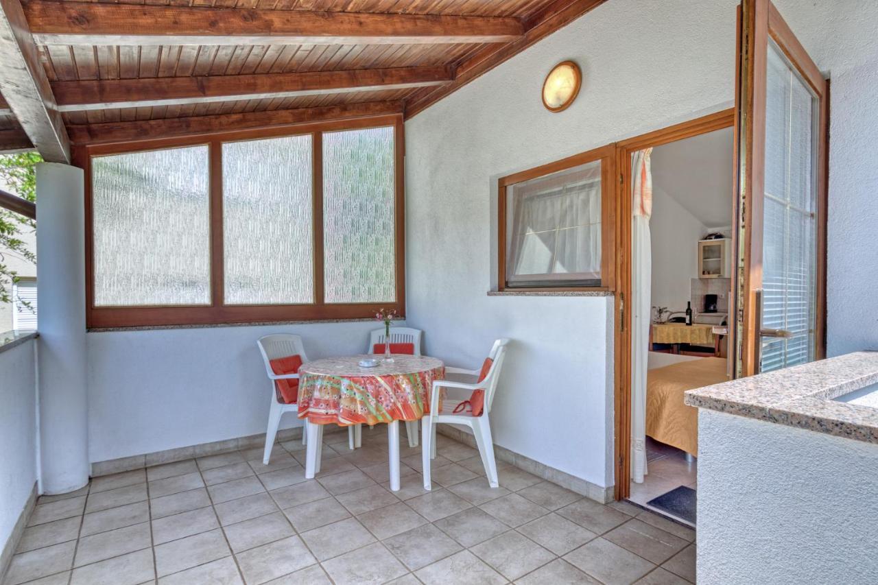 Apartmets Slavica 1644 Banjole Exterior foto